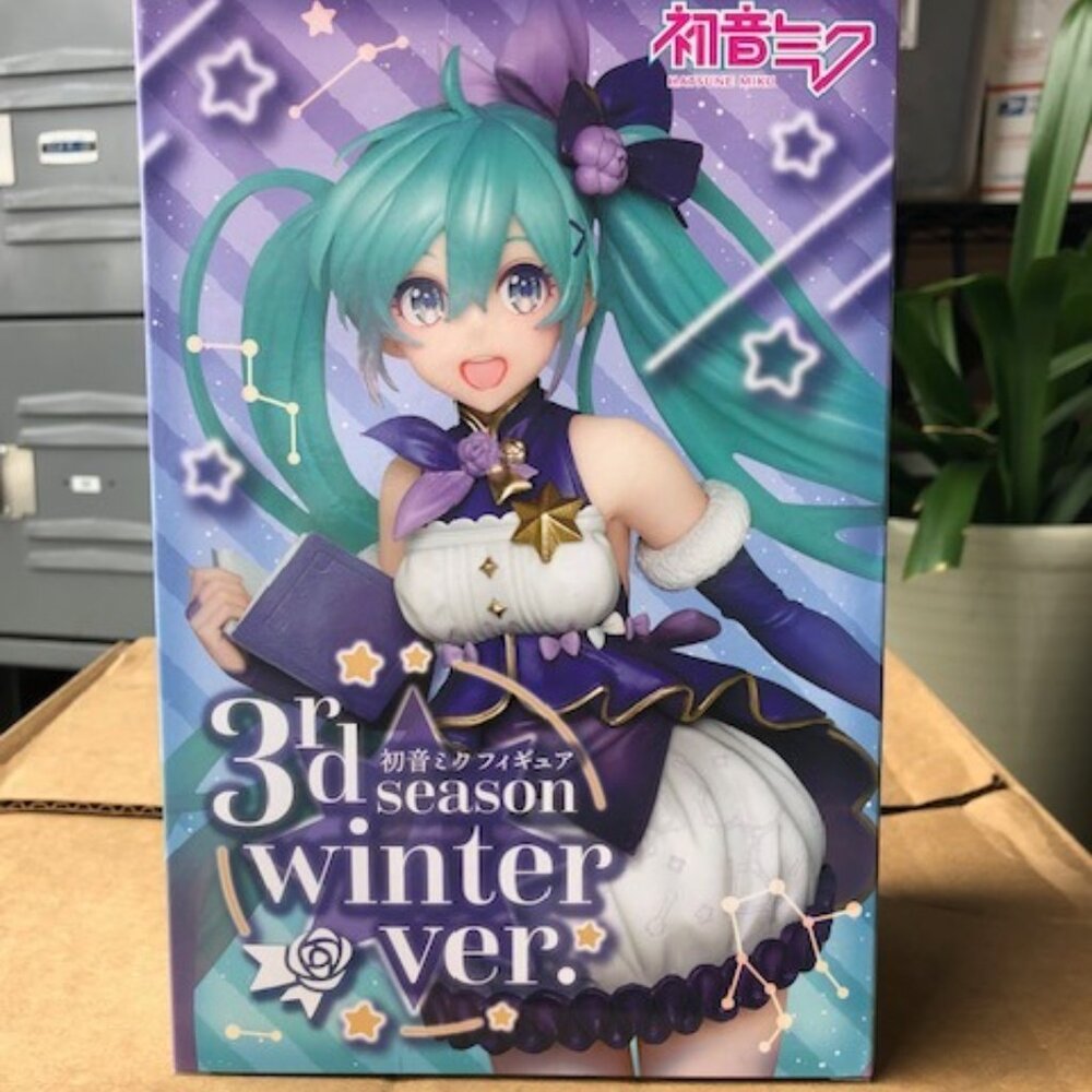 Taito Hatsune Miku 3rd Season Winter Version Figure (BRAND NEW IN SEALED BOX)